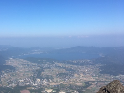 山頂から見る池田湖