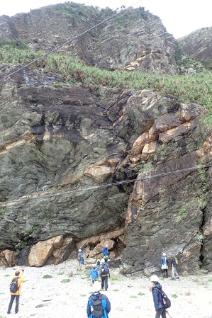 慶留間　地質　緑色岩