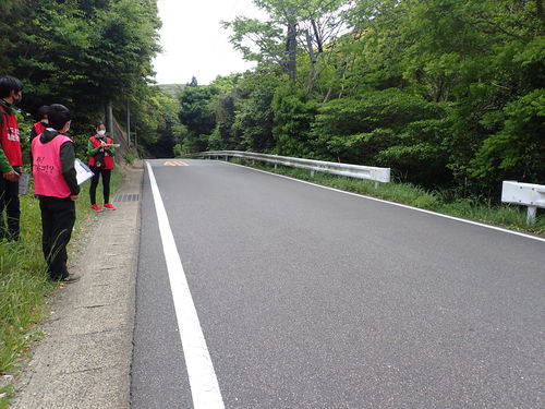 事故現場の道路写真